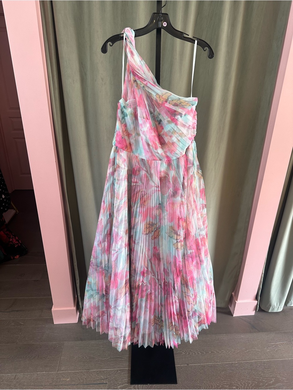 Hutch Phillips One-Shoulder Floral Pleated Maxi Dress in Pink & Aqua - Picture 8 of 9